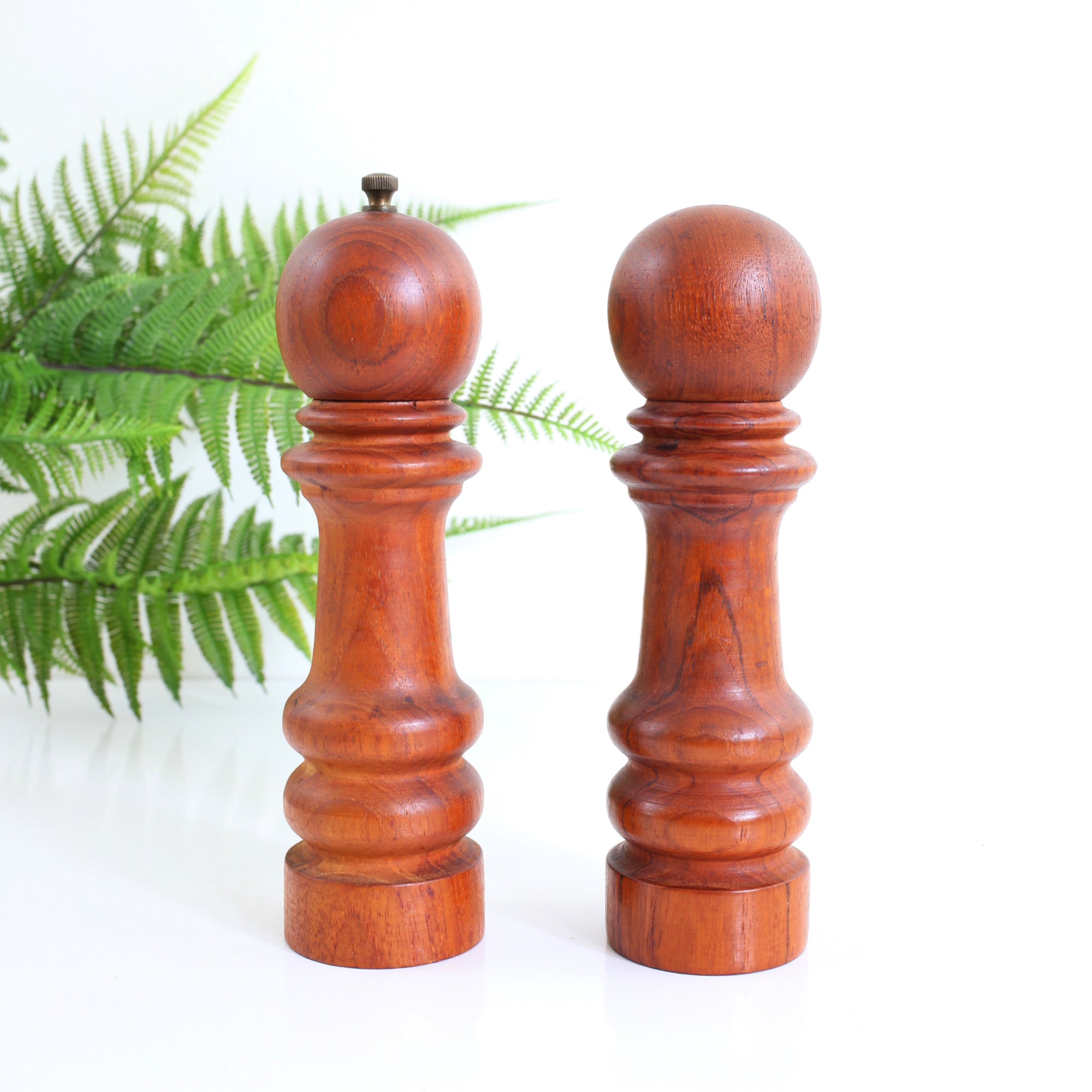 Raw Teak Salt And Pepper Mill Set