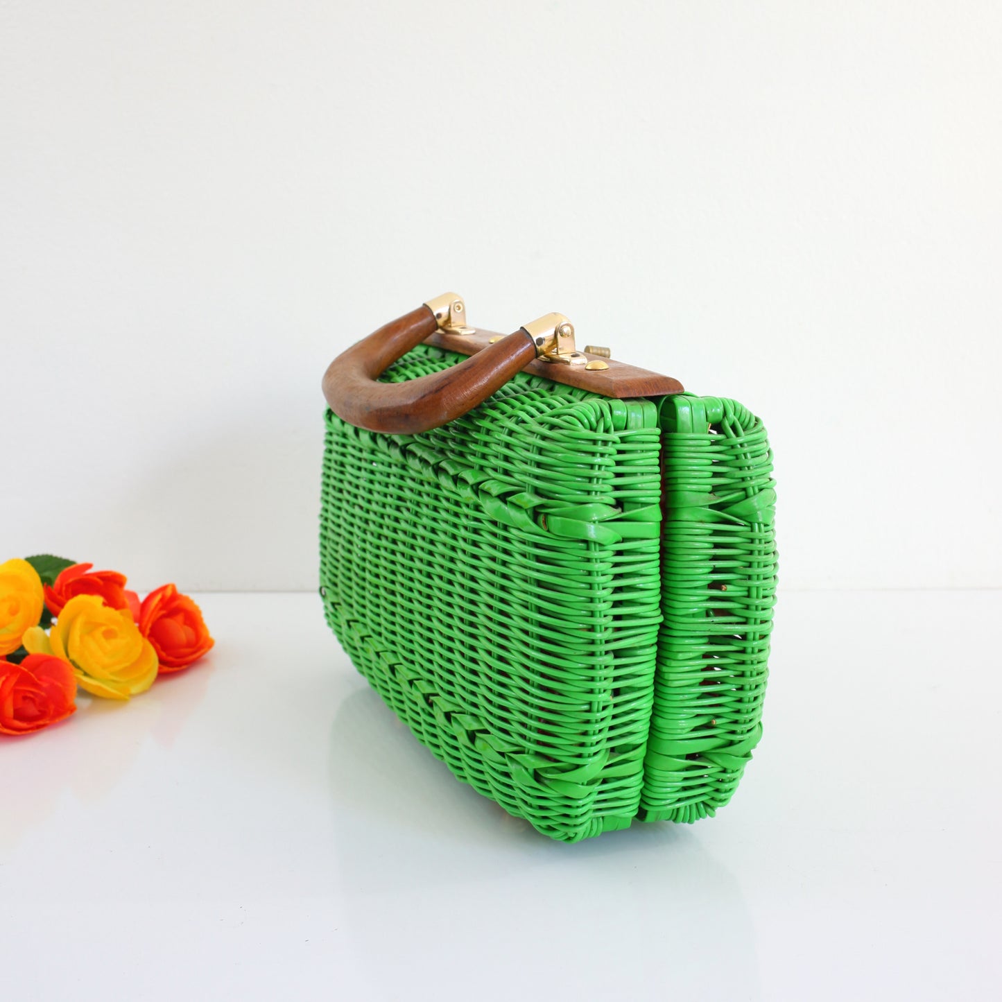 SOLD - Vintage Kelly Green Woven Plastic Purse from Hong Kong